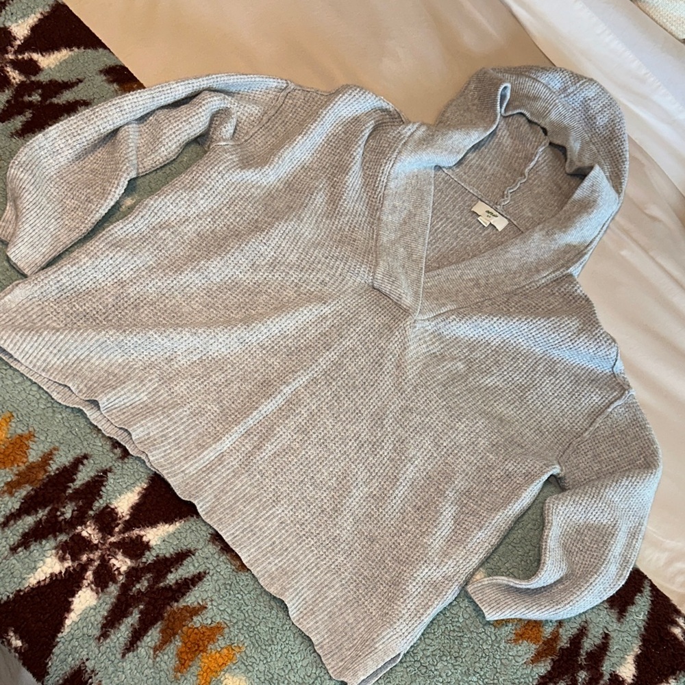Aerie Small Cozy V neck Gray Hooded Sweater